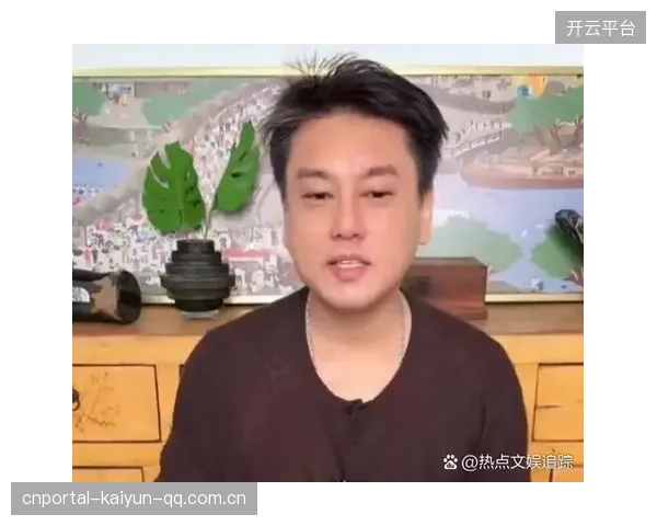 足球评论员直播唱歌跑调！粉丝笑疯，爆笑场面引发热议